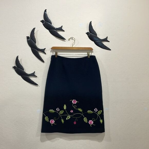 Tocca Black A-line Boucle Wool Blend Floral Embroidered Knee Length Skirt - 6 - Picture 5 of 12
